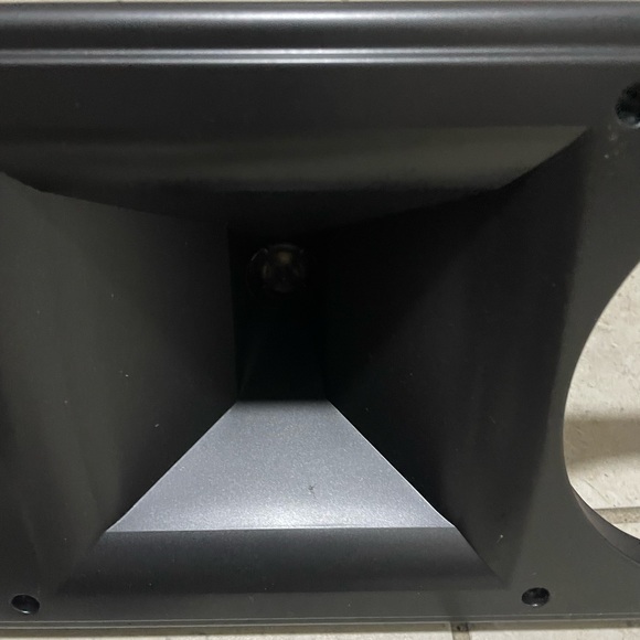 - Klipsch Episode center speaker Front Panel With Tweeter And Grill - Picture 7 of 11
